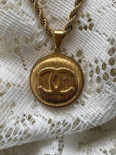 Load image into Gallery viewer, Rosa Grande Medallion *RARE* XL SIZE
